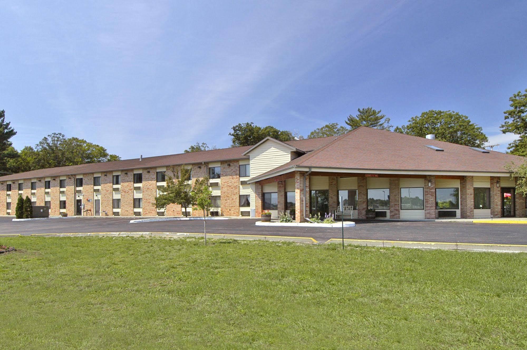 Baymont By Wyndham Muskegon Otel Dış mekan fotoğraf