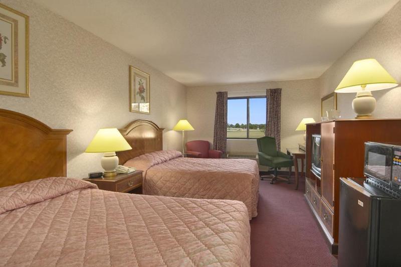 Baymont By Wyndham Muskegon Otel Oda fotoğraf